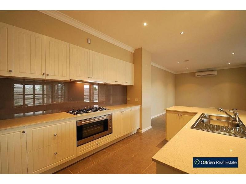 31 Mackellar Street, Pakenham VIC 3810