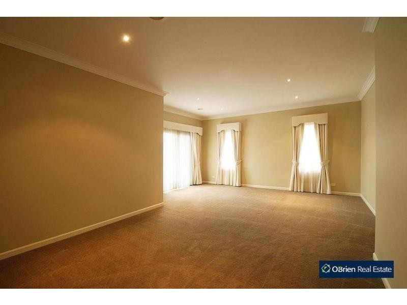 31 Mackellar Street, Pakenham VIC 3810