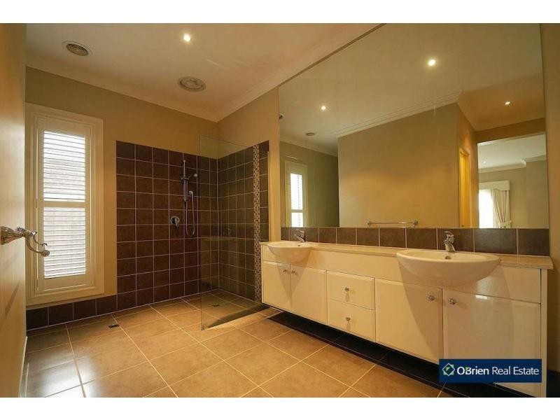31 Mackellar Street, Pakenham VIC 3810