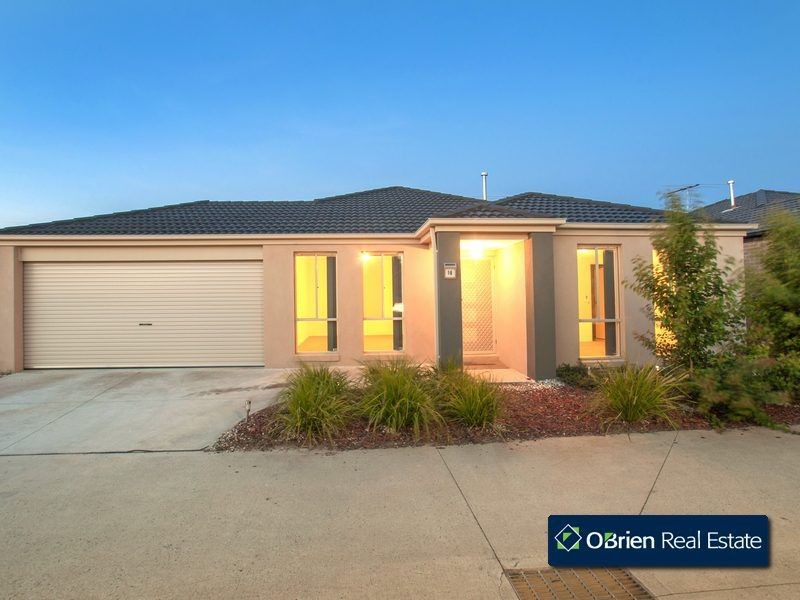 16/220-222 Monahans Road, Cranbourne West VIC 3977