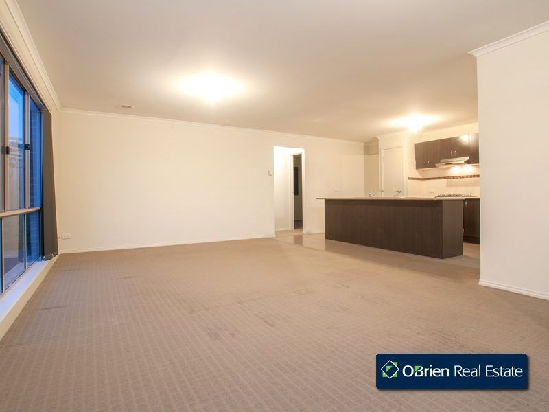 16/220-222 Monahans Road, Cranbourne West VIC 3977