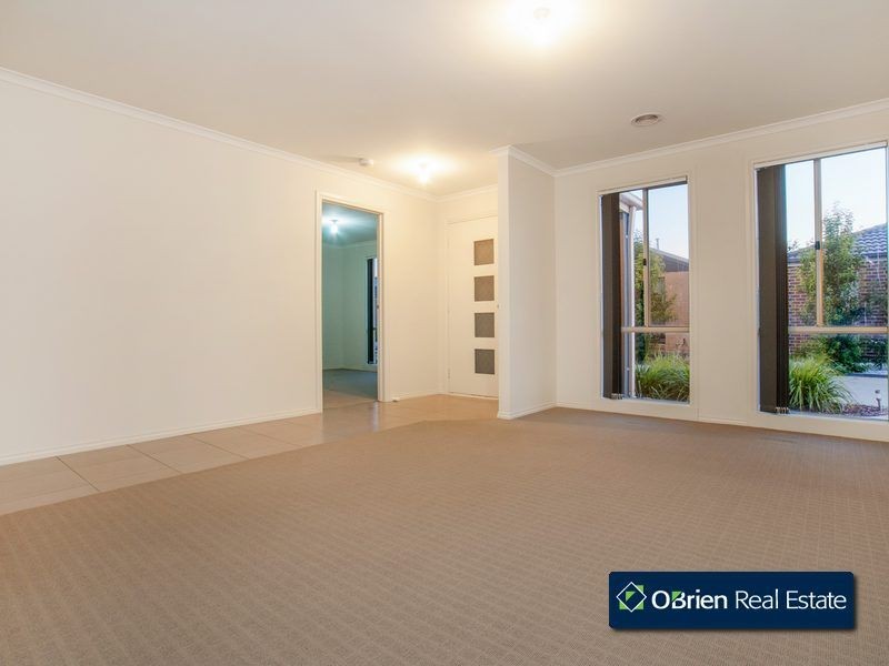16/220-222 Monahans Road, Cranbourne West VIC 3977