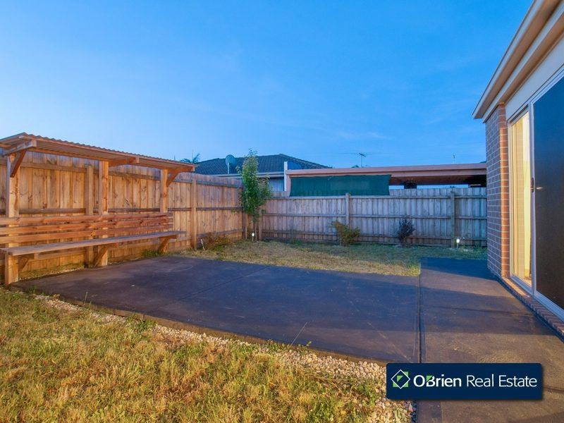 16/220-222 Monahans Road, Cranbourne West VIC 3977