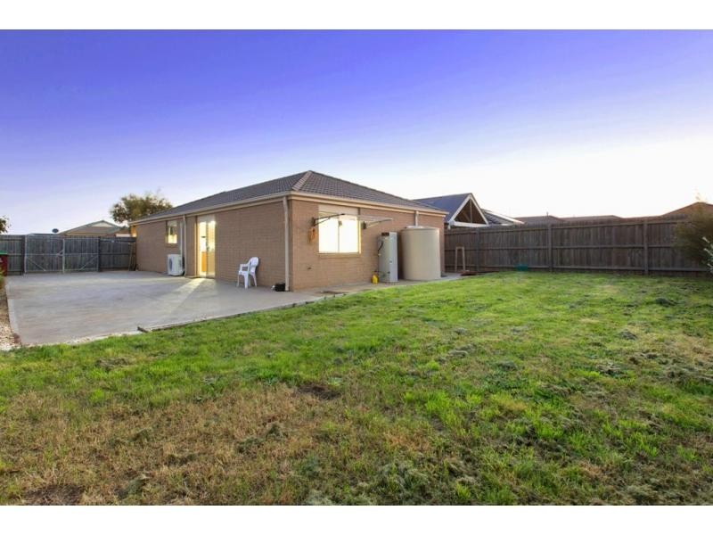 34 Kulkami Way, Cranbourne West VIC 3977