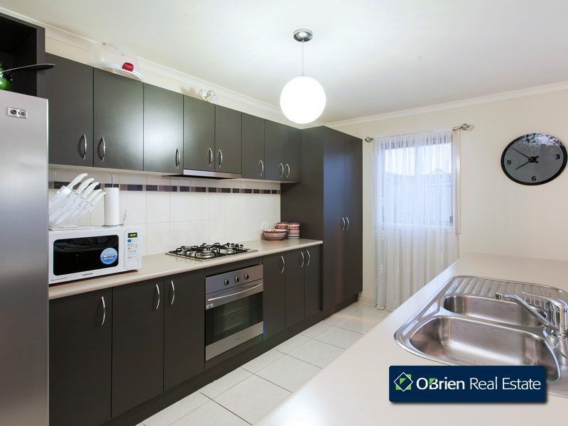 67 Calais Circuit, Cranbourne West VIC 3977