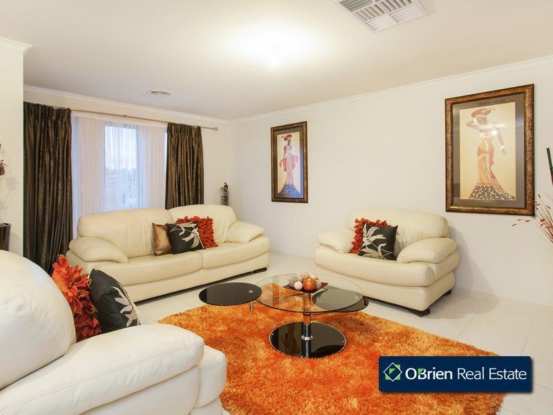 67 Calais Circuit, Cranbourne West VIC 3977