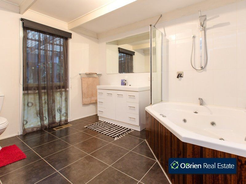 10 Briar Close, Narre Warren VIC 3805