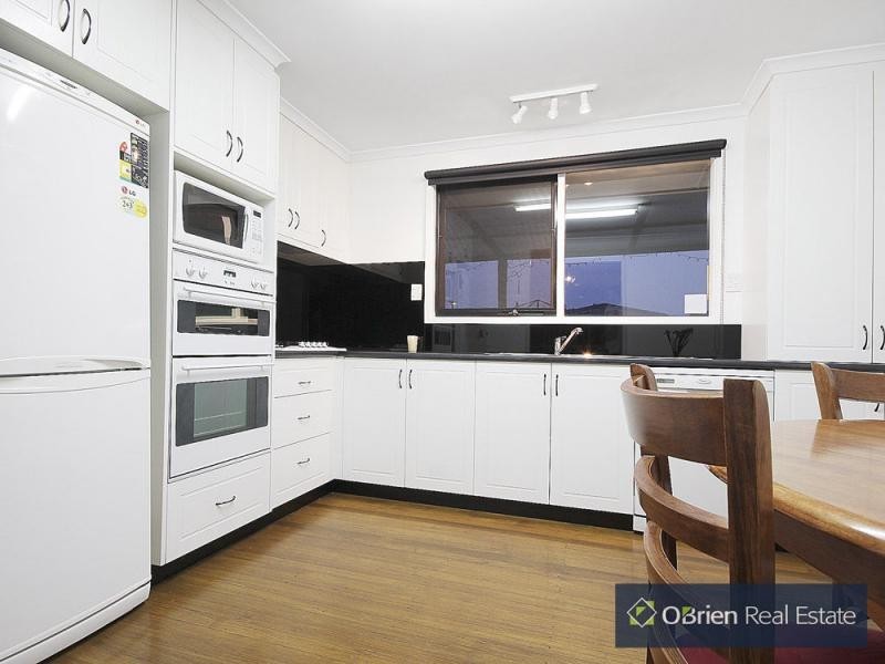 6 Harrison Drive, Cranbourne VIC 3977