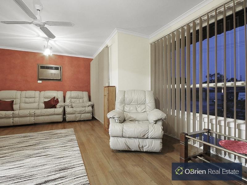 6 Harrison Drive, Cranbourne VIC 3977