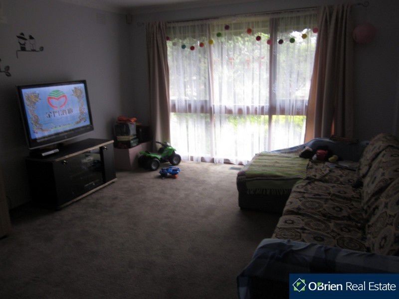 30 Mahon Crescent, Narre Warren VIC 3805