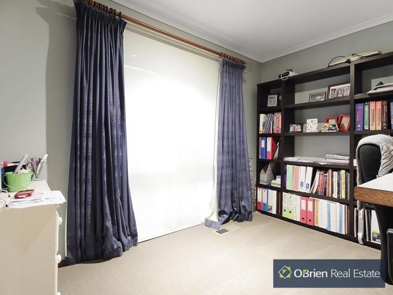 18 Rimfire Cresent, Cranbourne VIC 3977