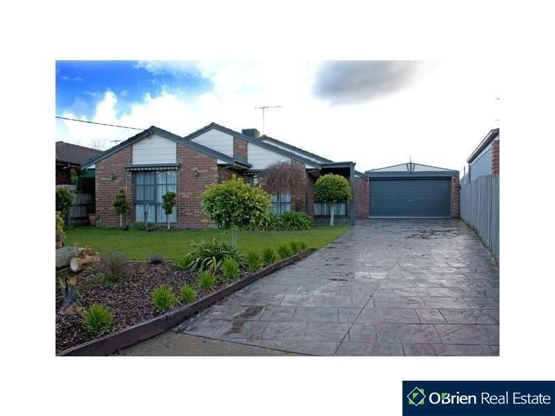 5 Kendari Court, Hampton Park VIC 3976