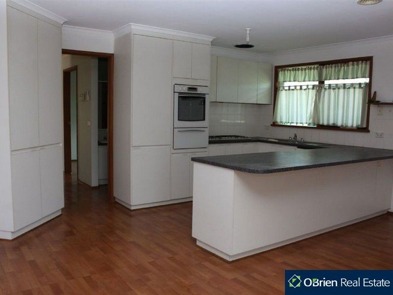 5 Kendari Court, Hampton Park VIC 3976