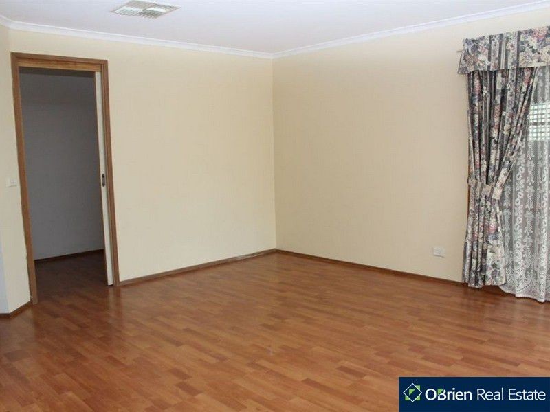 5 Kendari Court, Hampton Park VIC 3976