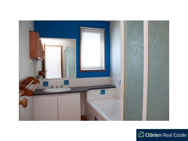 5 Kendari Court, Hampton Park VIC 3976