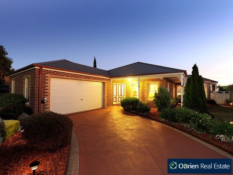 9 Bergamot Place, Berwick VIC 3806