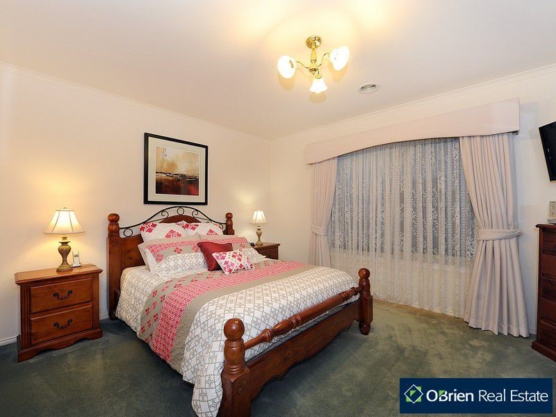 9 Bergamot Place, Berwick VIC 3806