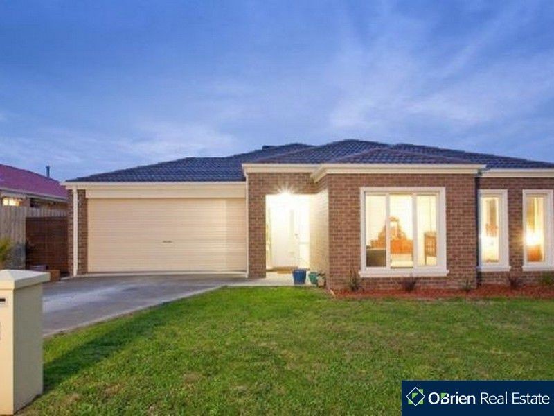 10 Charles Condor Drive, Berwick VIC 3806