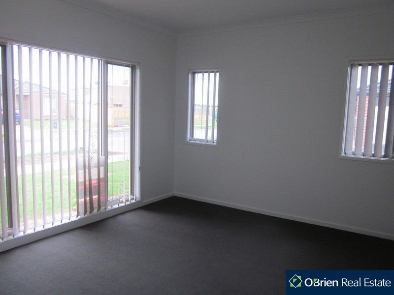 3 Barwon Street, Clyde North VIC 3978