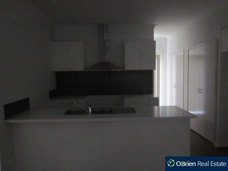 3 Barwon Street, Clyde North VIC 3978