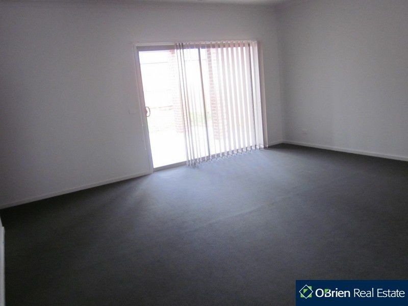 3 Barwon Street, Clyde North VIC 3978