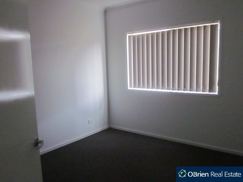 3 Barwon Street, Clyde North VIC 3978