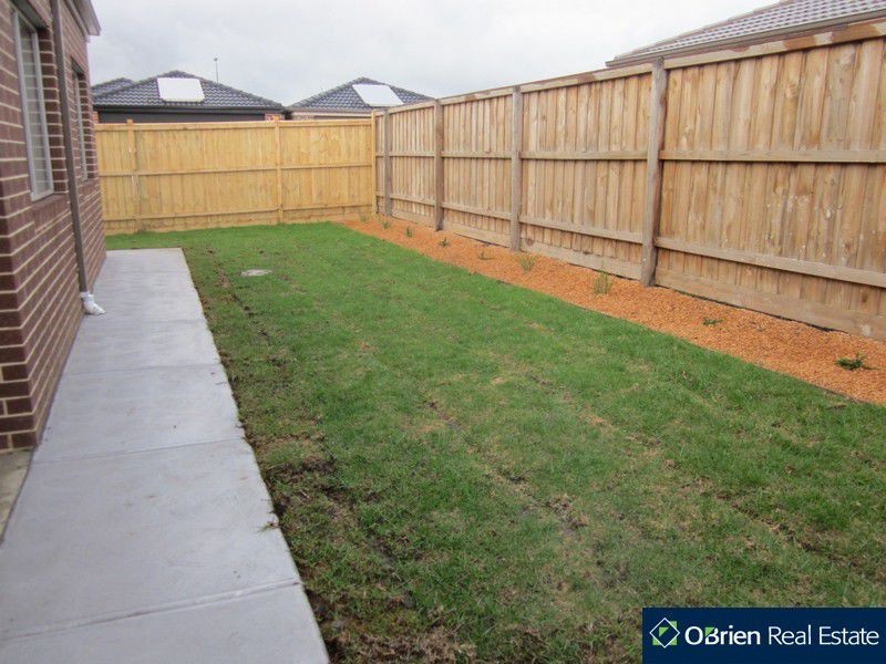 3 Barwon Street, Clyde North VIC 3978