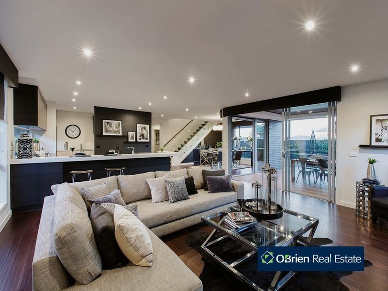 1 Bankton Avenue, Cranbourne East VIC 3977