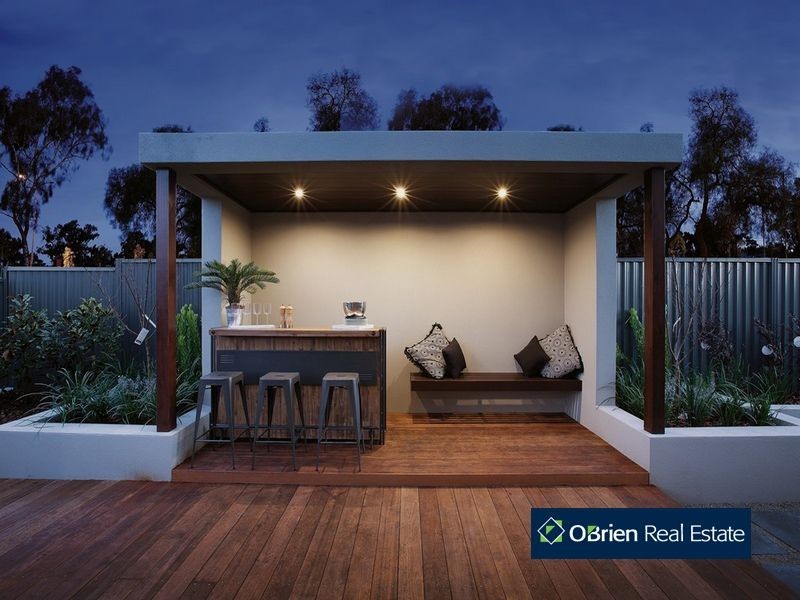 1 Bankton Avenue, Cranbourne East VIC 3977