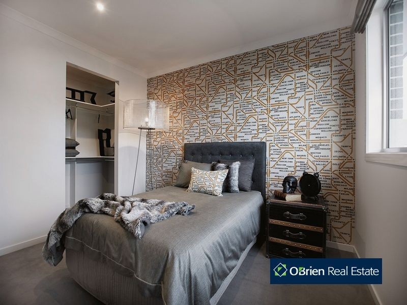 1 Bankton Avenue, Cranbourne East VIC 3977