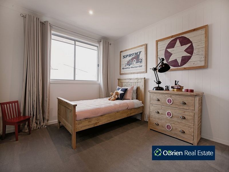 1 Bankton Avenue, Cranbourne East VIC 3977