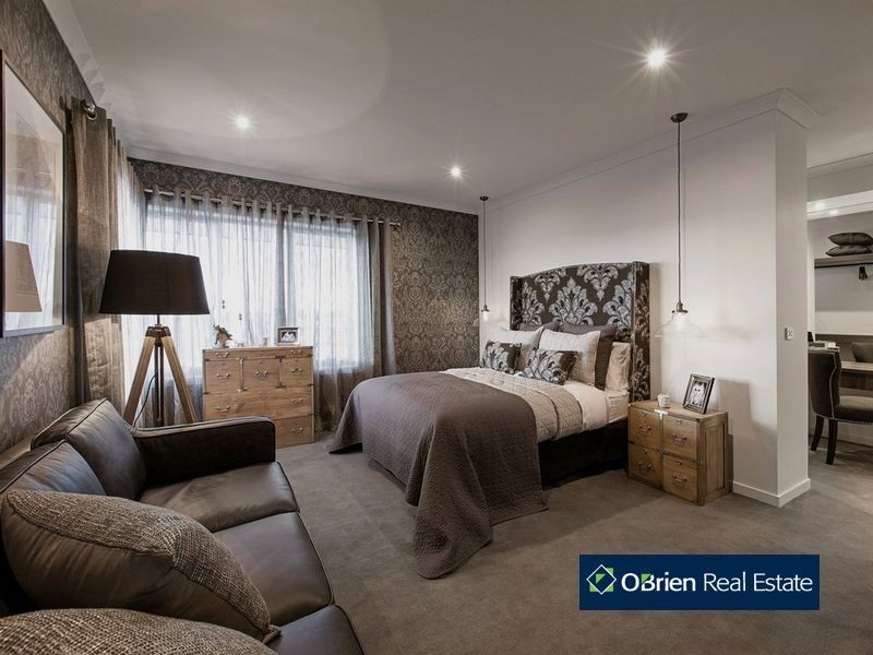 1 Bankton Avenue, Cranbourne East VIC 3977