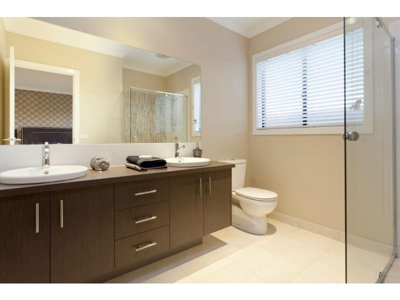 15 Alarah Boulevard, Cranbourne VIC 3977