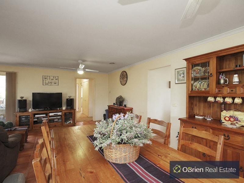 150 Sweeney Drive, Narre Warren VIC 3805