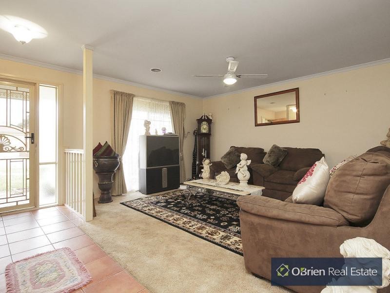 150 Sweeney Drive, Narre Warren VIC 3805