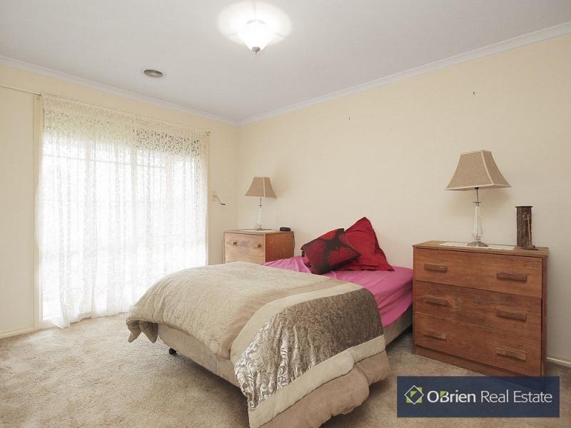 150 Sweeney Drive, Narre Warren VIC 3805