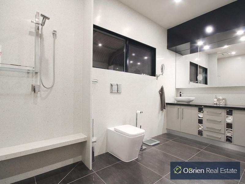 198 Pearcedale Road, Cranbourne South VIC 3977