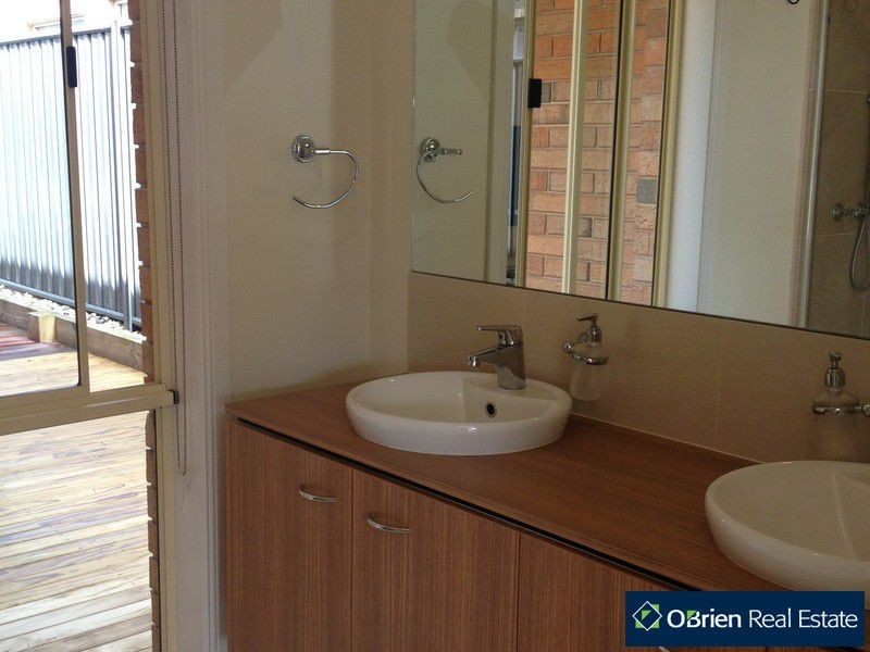 13 Willowdale Drive, Cranbourne VIC 3977