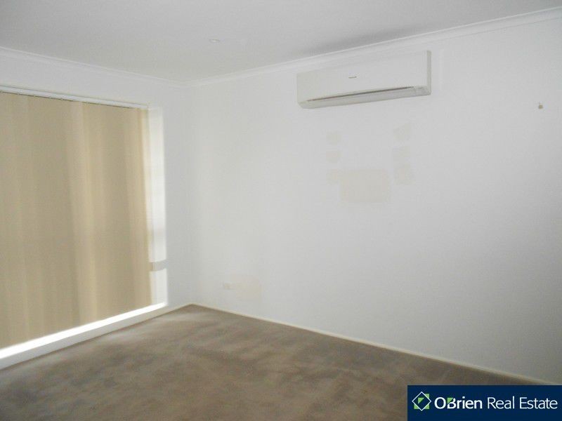 6 Taree Close, Pakenham VIC 3810