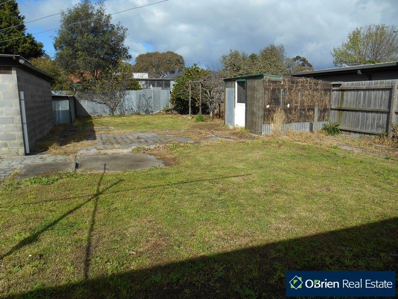 12 Valma Avenue, Cranbourne VIC 3977