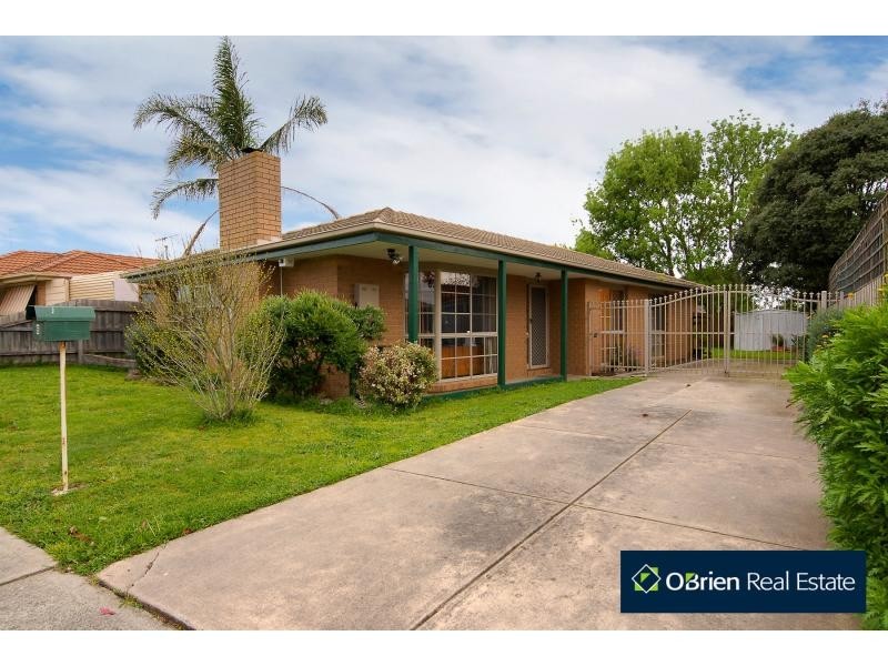 5 Crystal Gardens, Cranbourne West VIC 3977