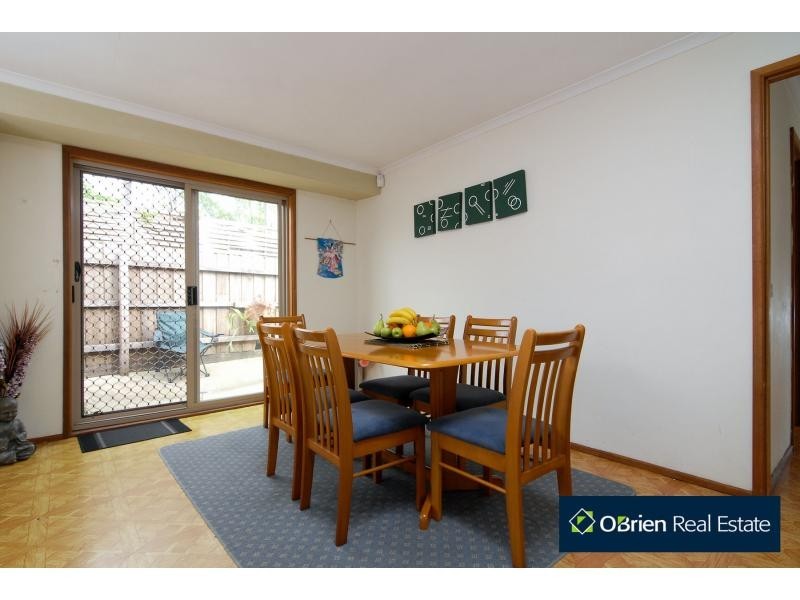 5 Crystal Gardens, Cranbourne West VIC 3977