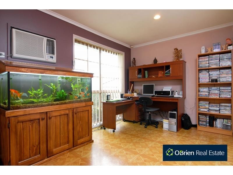 5 Crystal Gardens, Cranbourne West VIC 3977