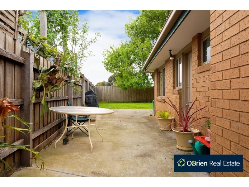 5 Crystal Gardens, Cranbourne West VIC 3977
