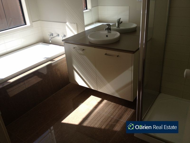 5 Goulburn Place, Pakenham VIC 3810