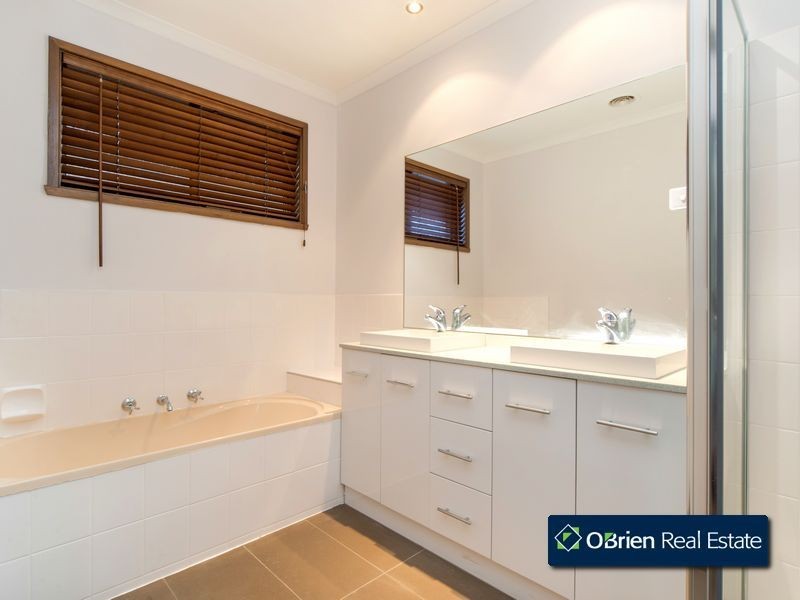 20 Garnet Close, Narre Warren VIC 3805