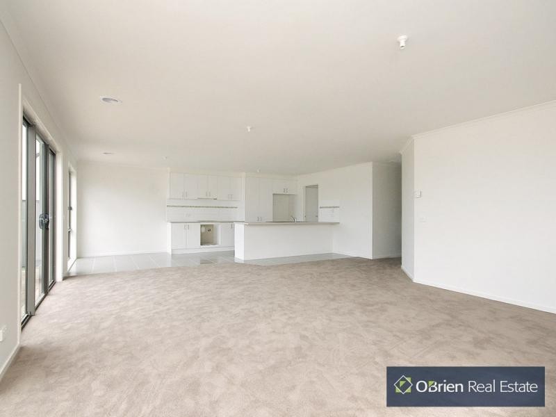 L12 Botham Crescent, Pakenham VIC 3810