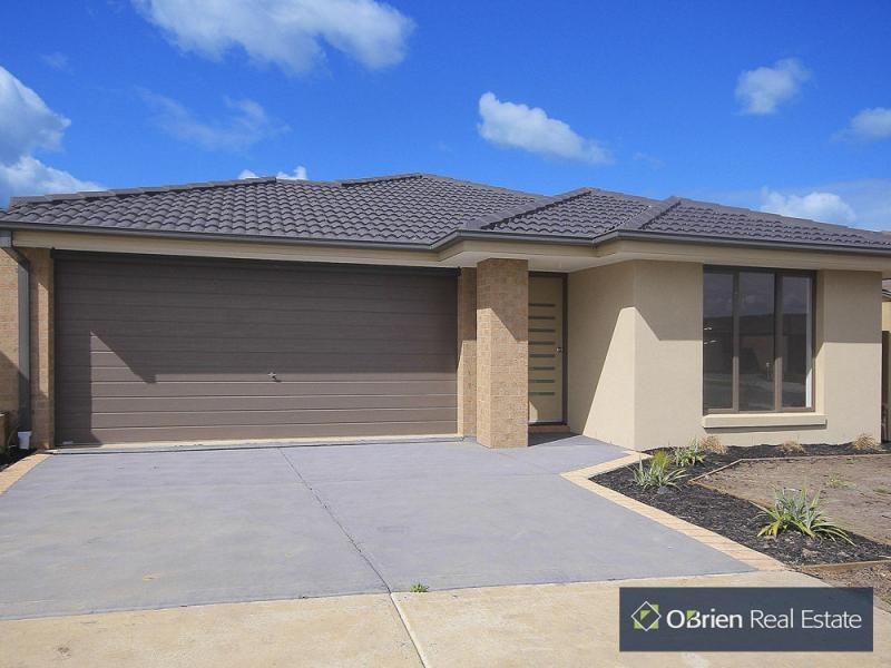 L12 Botham Crescent, Pakenham VIC 3810