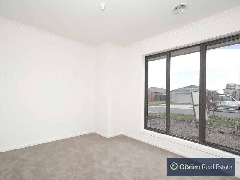 L12 Botham Crescent, Pakenham VIC 3810