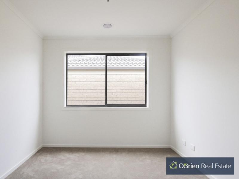 L12 Botham Crescent, Pakenham VIC 3810